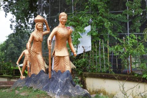 Statue